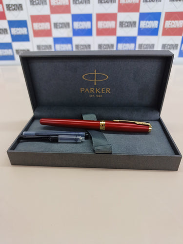 Parker Sonnet bolígrafo | lacado en rojo con adorno dorado | punta media | en estuche de regalo